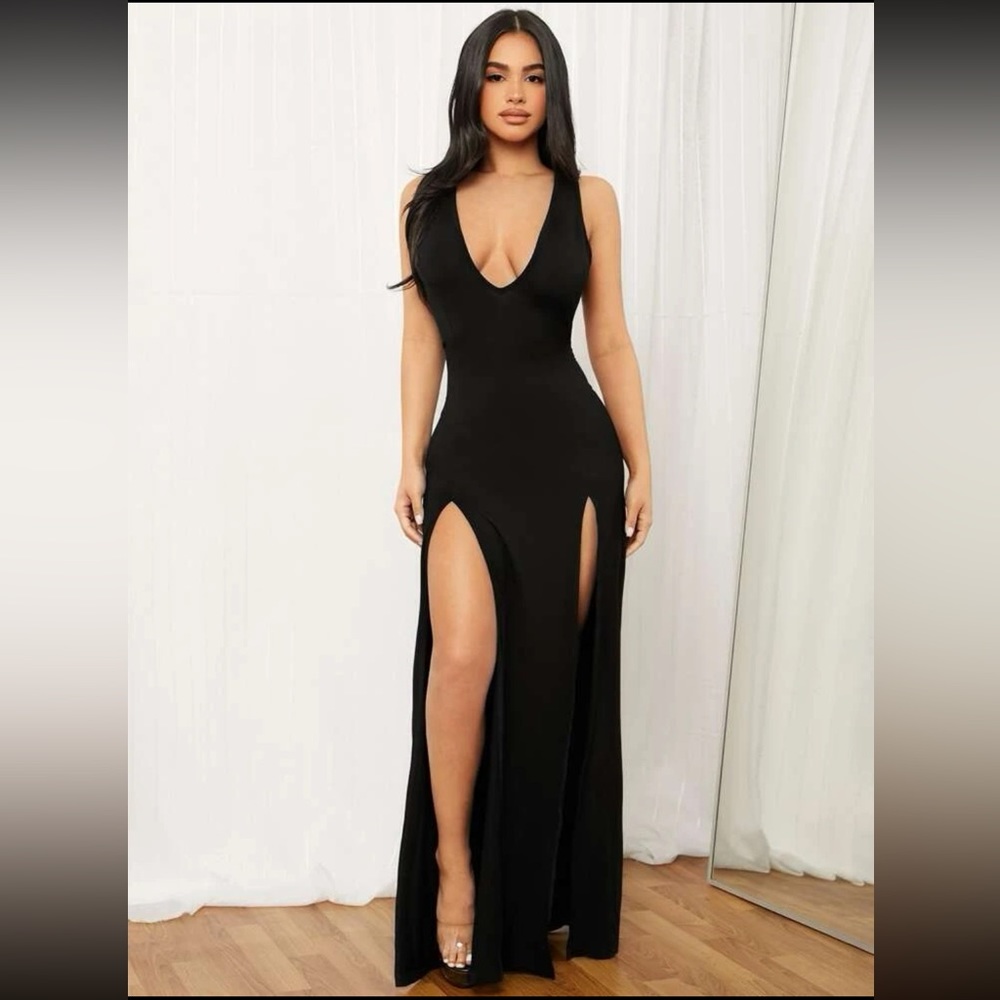 Split thigh plunging neckline bodycon dress